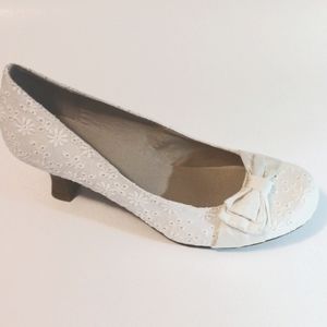 New SO shoes off white floral fabric bow ribbon detail